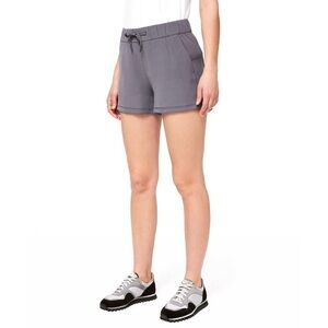 Lululemon On The Fly Short 2.5" Purple Travel Woven Sz 10